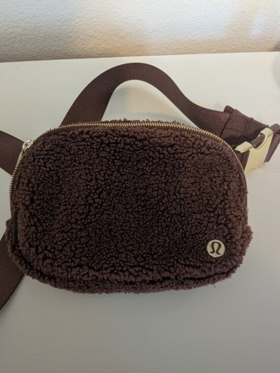 lululemon athletica Handbags - lululemon athletica Brown Sherpa Belt Bag/EUC